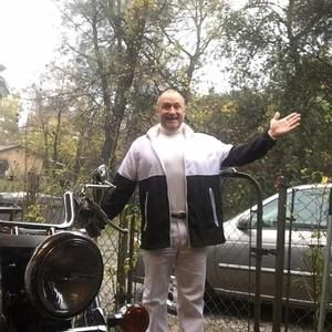 Meet your Posher, Alan